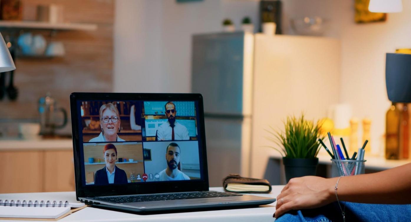 Εργαστηριακές ασκήσεις με βήμα-προς-βήμα καθοδήγηση